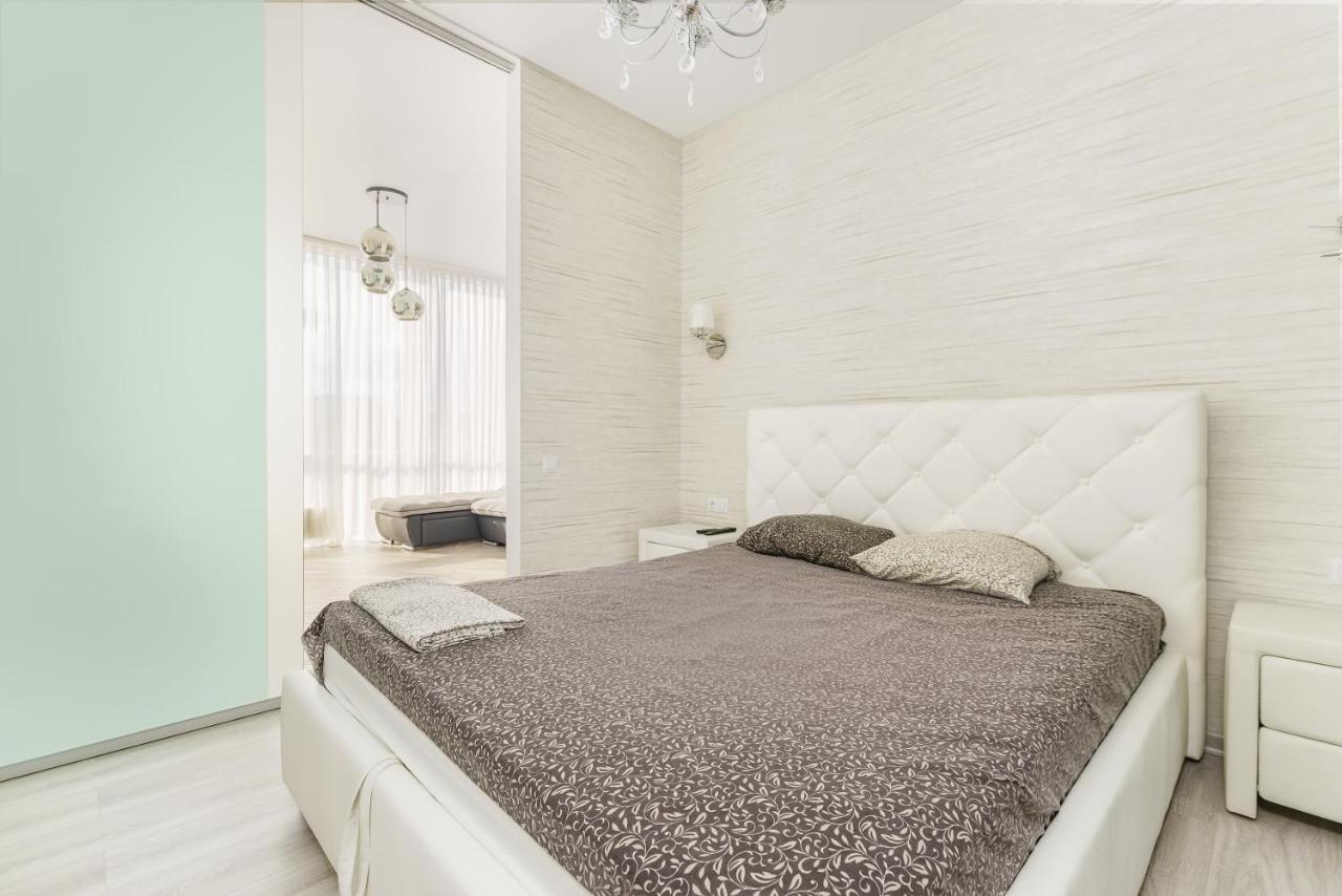 Gagarin Plaza 1-Bedroom Apartment オデッサ エクステリア 写真